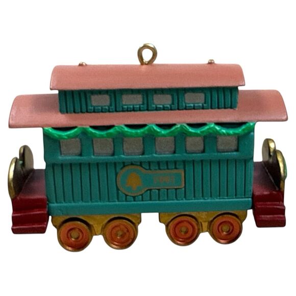 1991 Hallmark Miniature Train Set Claus & Co. Keepsake Ornaments w/ Display - Picture 8 of 11